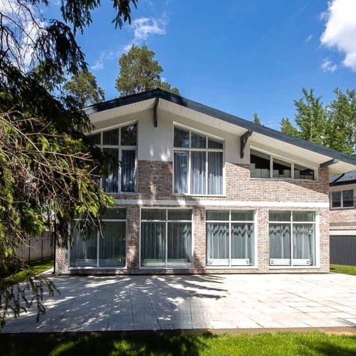 Отделка дома декоративным кирпичом «Дижон 787»