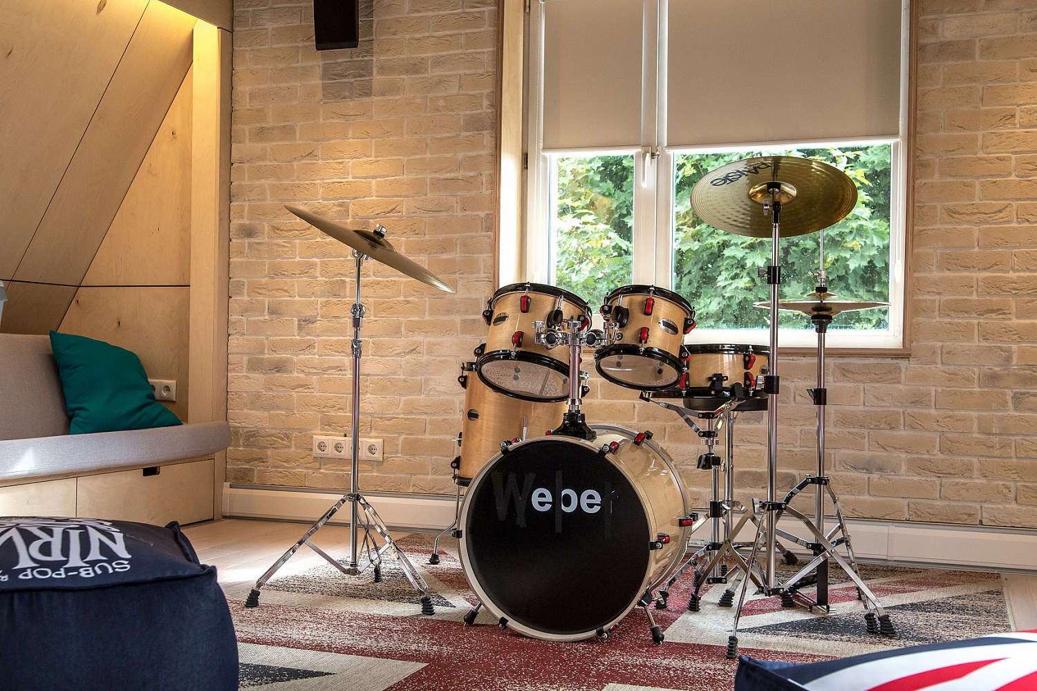 Интерьер квартиры для семьи музыкантов 