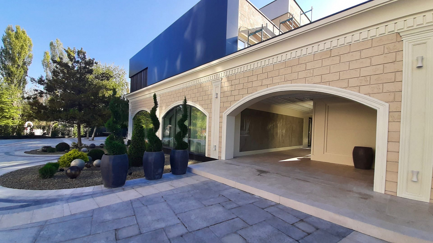 Искусственный камень «Форли 051» в отделке ресторана в республике Молдова!