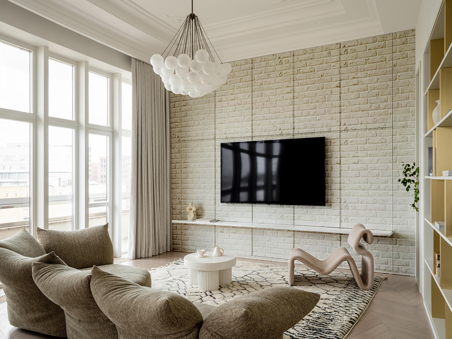 10 заметных трендов лета 2024 в дизайне интерьеров